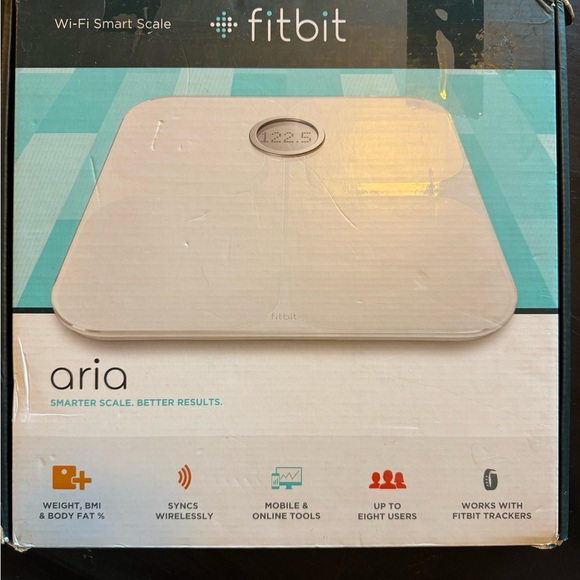 Fitbit Aria Wi-Fi Smart Scale - Picture 1 of 4